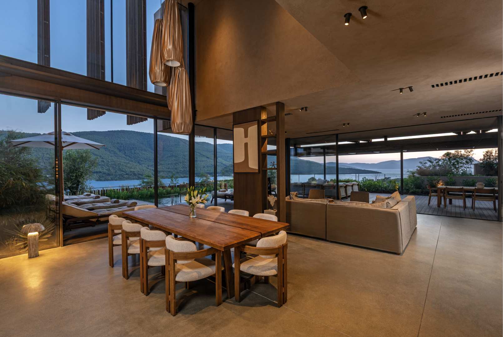 Lujo Presidential Villa