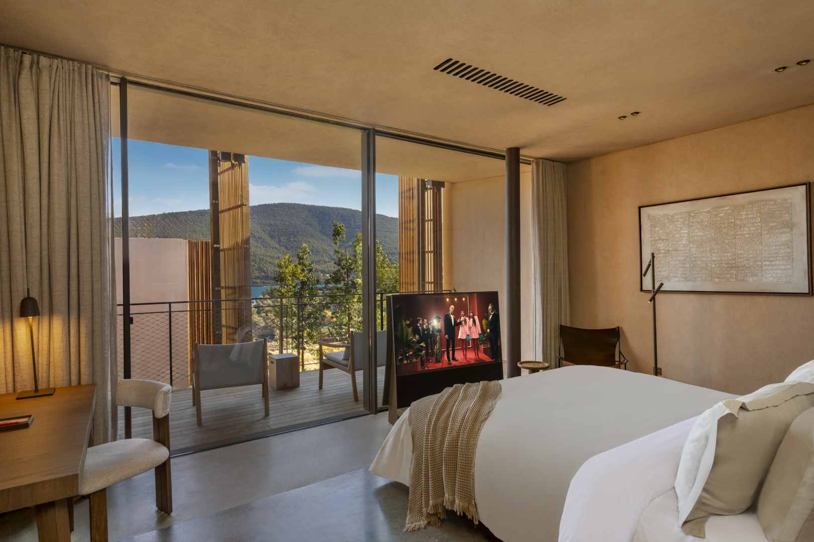 Lujo Presidential Villa